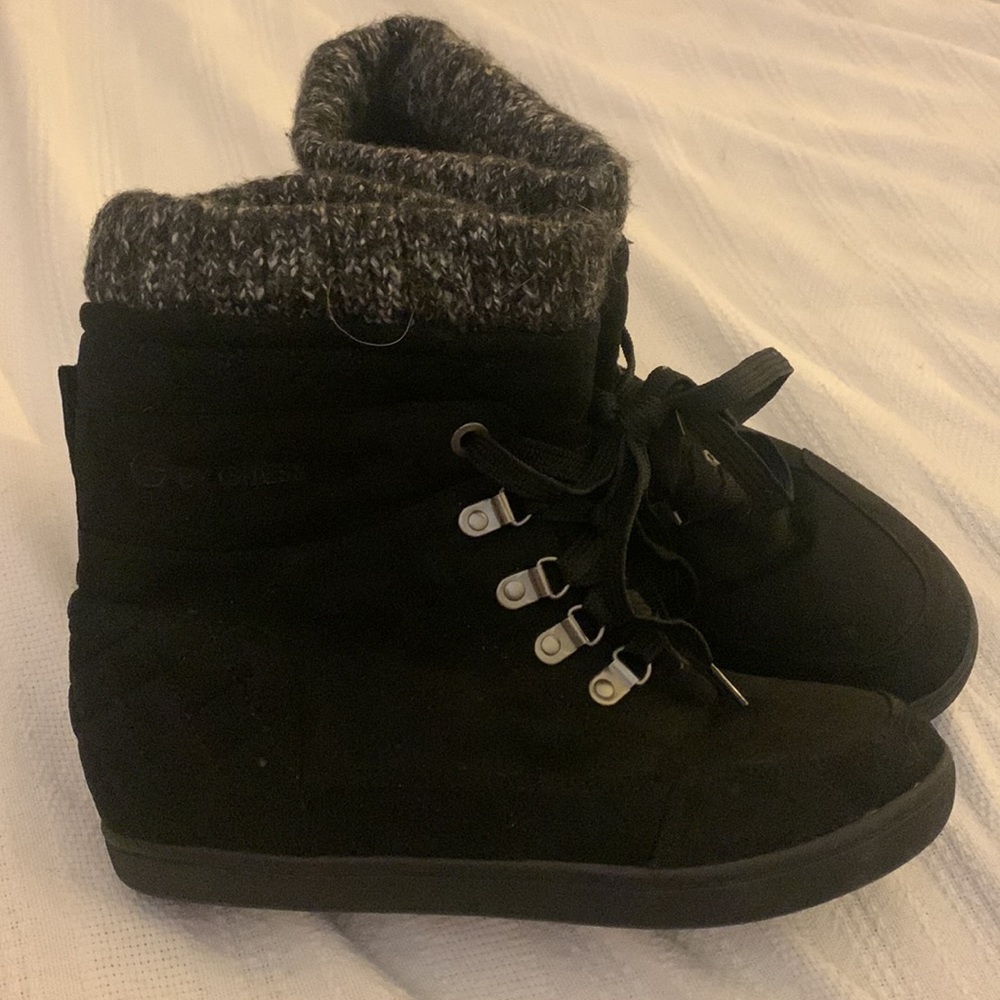 NEW Guess Suede Lace Up Boots